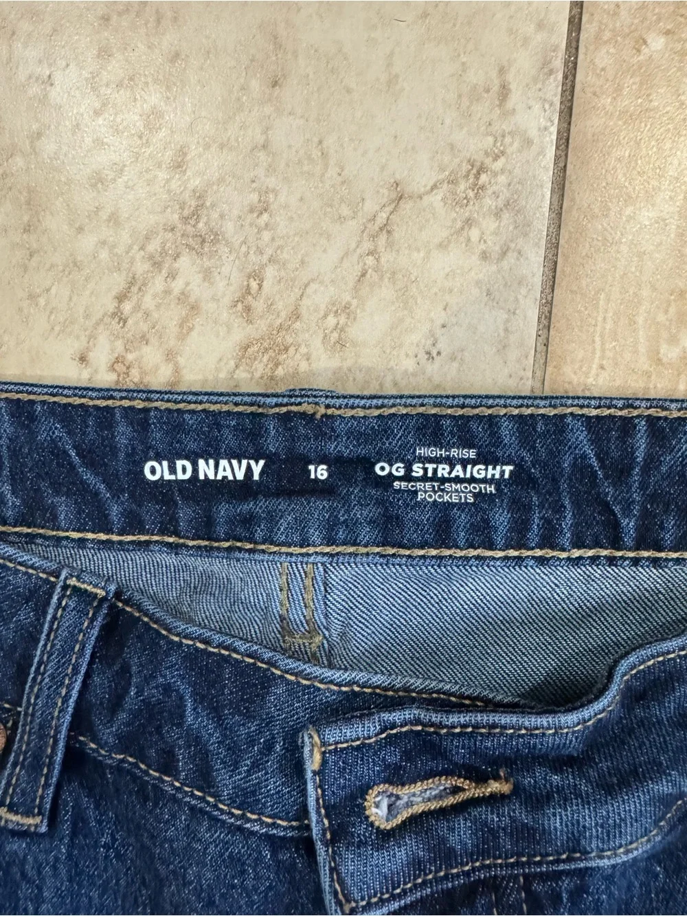 Old Navy High-Rise OG Straight Jeans Size 16 Raw Hem Dark Wash - Picture 2 of 5